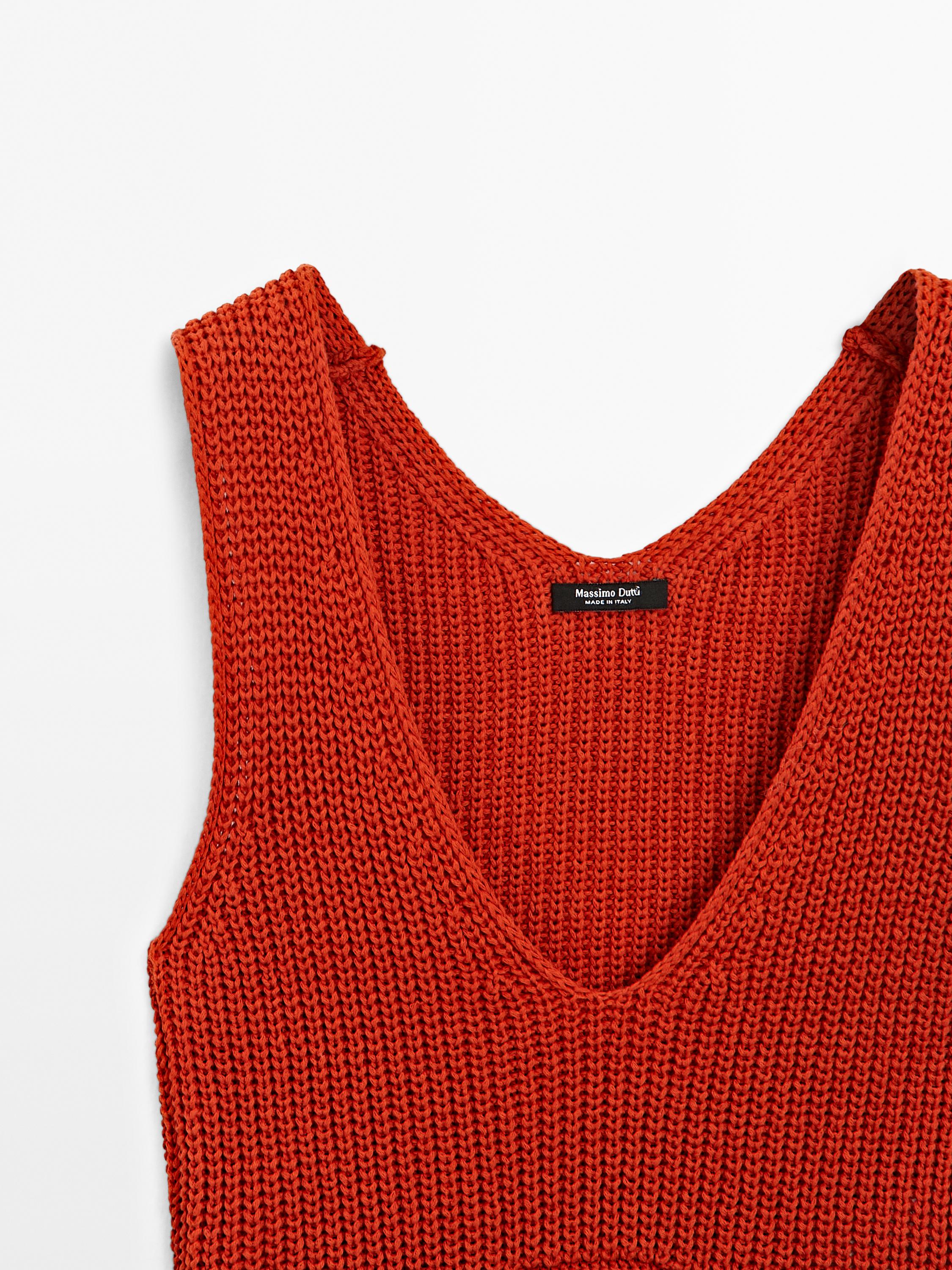 100% cotton top with tie detail